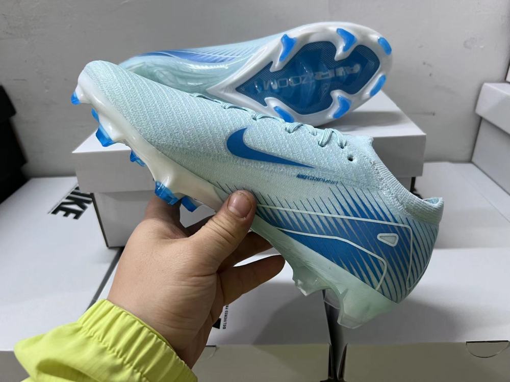 Assassin 16 Built-in Full Air Cushion Waterproof Knitted FG Football Shoes