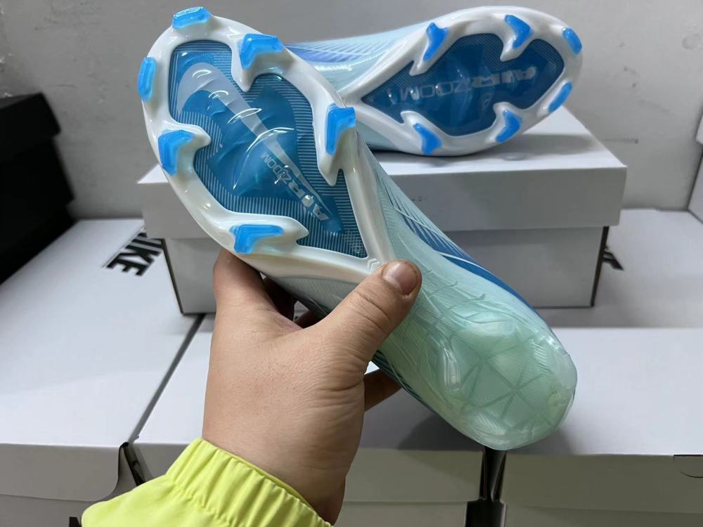 Assassin 16 Built-in Full Air Cushion Waterproof Knitted FG Football Shoes