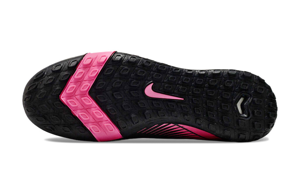 Low Top MD Sole Shredded Spikes Football Shoes