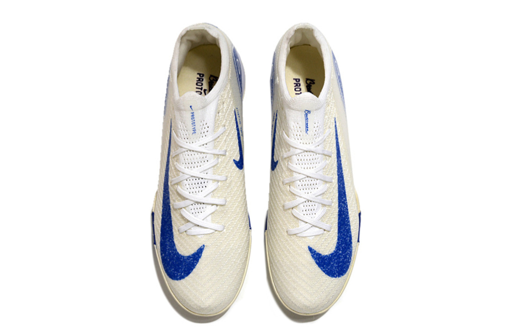 Low Top MD Sole Shredded Spikes Football Shoes