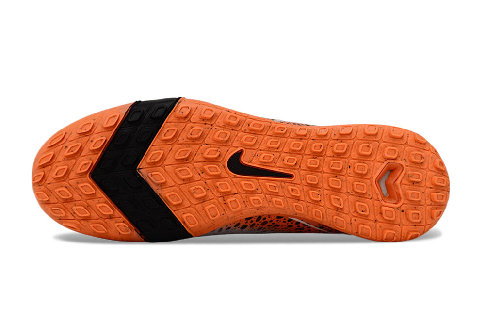 Assassin 16 Full Air Cushion Waterproof Knitted Spikes Football Shoes