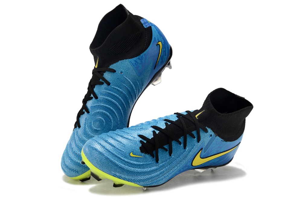 Low Top Waterproof Full Knit Moonraker FG Football Shoes