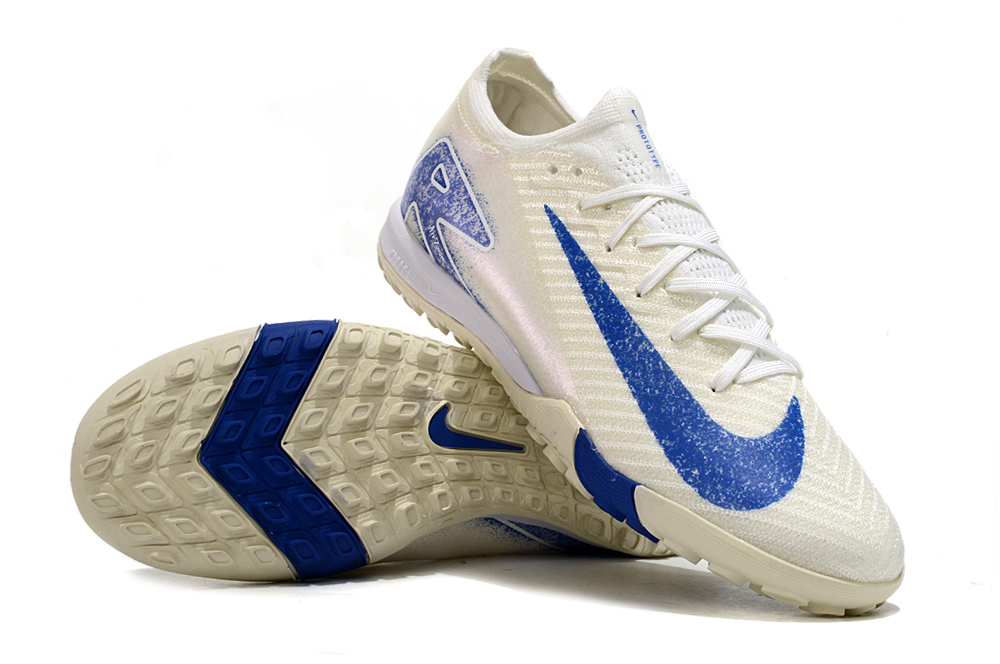 Low Top MD Sole Shredded Spikes Football Shoes