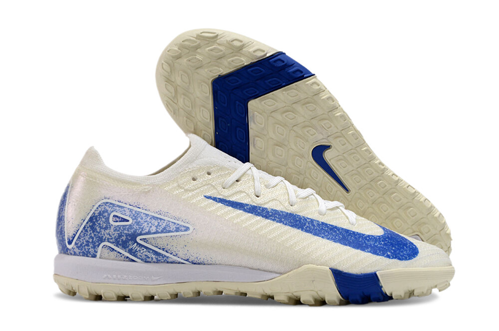 Low Top MD Sole Shredded Spikes Football Shoes