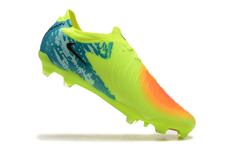 Low Top Waterproof Full Knit Moonraker FG Football Shoes