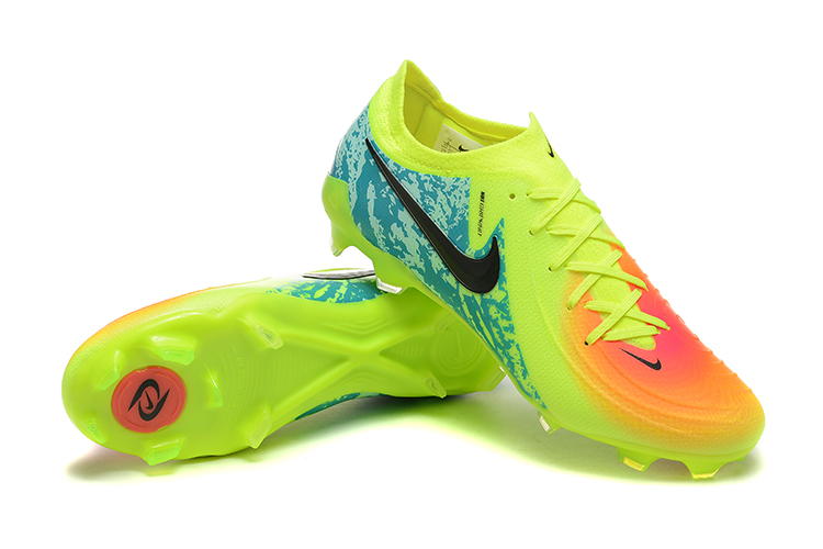 Low Top Waterproof Full Knit Moonraker FG Football Shoes