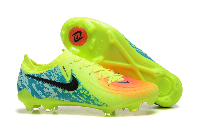 Low Top Waterproof Full Knit Moonraker FG Football Shoes