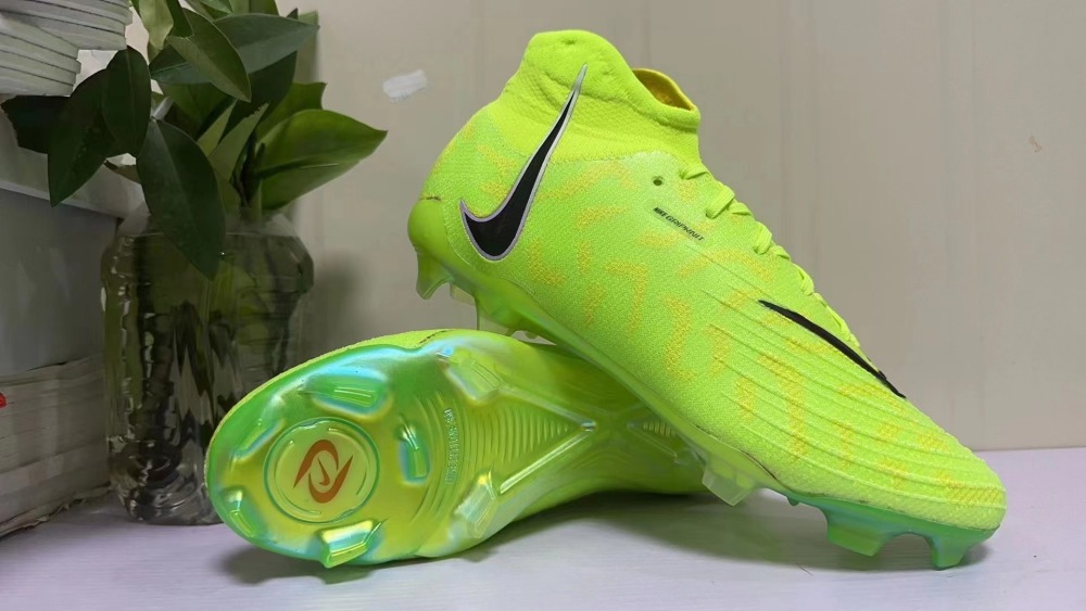 High Top Waterproof Full Knit Women's World Cup Moonbrake FG Football Shoes