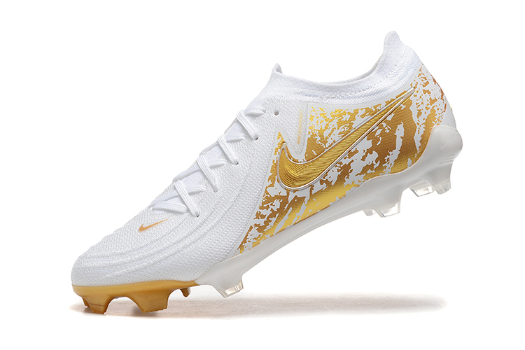 Low Top Waterproof Full Knit Moonraker FG Football Shoes