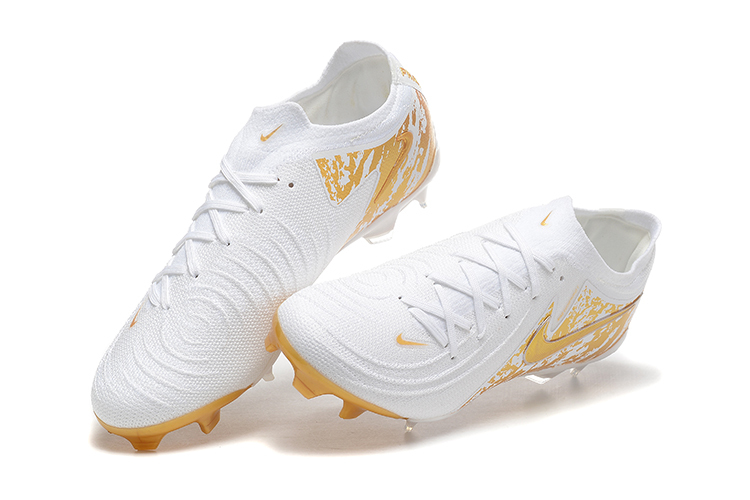 Low Top Waterproof Full Knit Moonraker FG Football Shoes