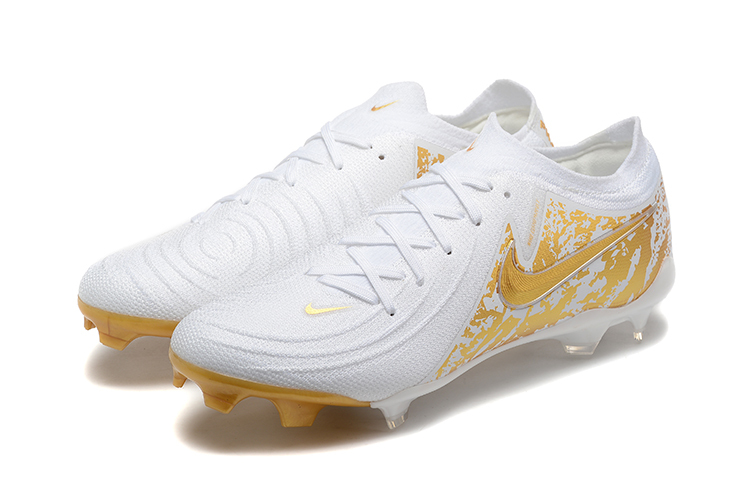 Low Top Waterproof Full Knit Moonraker FG Football Shoes
