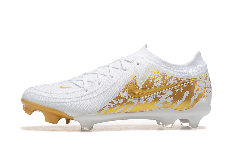 Low Top Waterproof Full Knit Moonraker FG Football Shoes