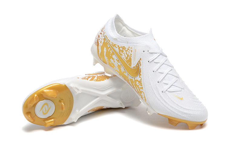 Low Top Waterproof Full Knit Moonraker FG Football Shoes
