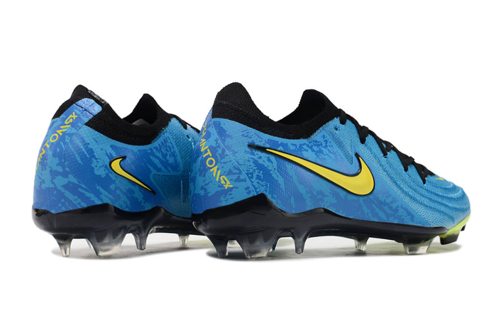 Low Top Waterproof Full Knit Moonraker FG Football Shoes