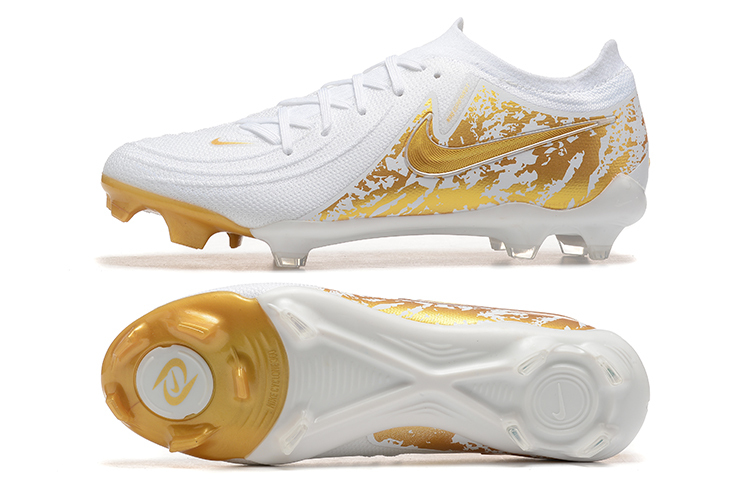 Low Top Waterproof Full Knit Moonraker FG Football Shoes