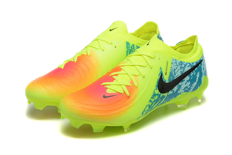 Low Top Waterproof Full Knit Moonraker FG Football Shoes