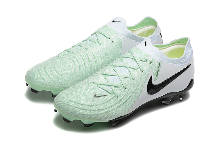 Low Top Waterproof Full Knit Moonraker FG Football Shoes