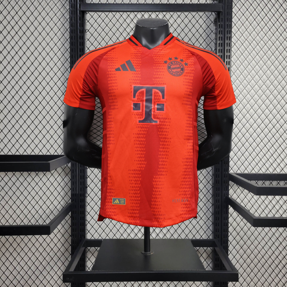 24/25 players Bayern home