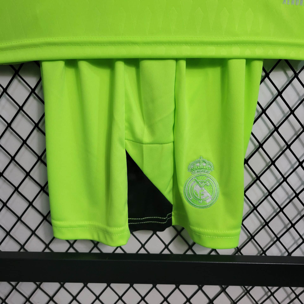 23/24 KIDS Real Madrid Green Goalkeeper Size 16-28