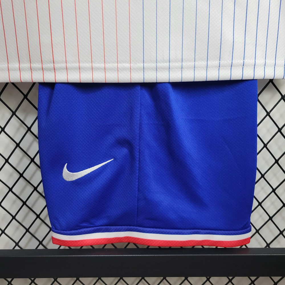 24/25 Kids France away