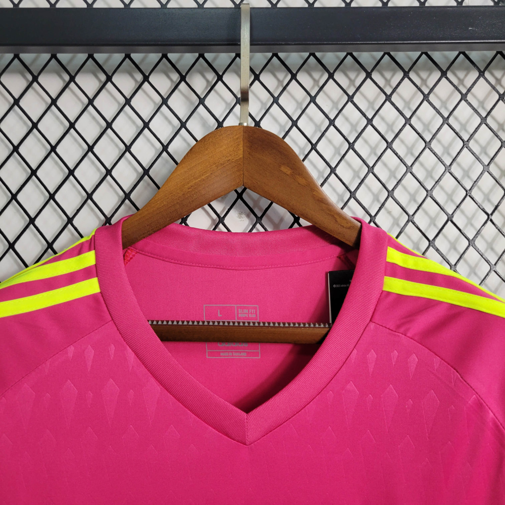 23/24 Real Madrid goalkeeper pink size S-XXL