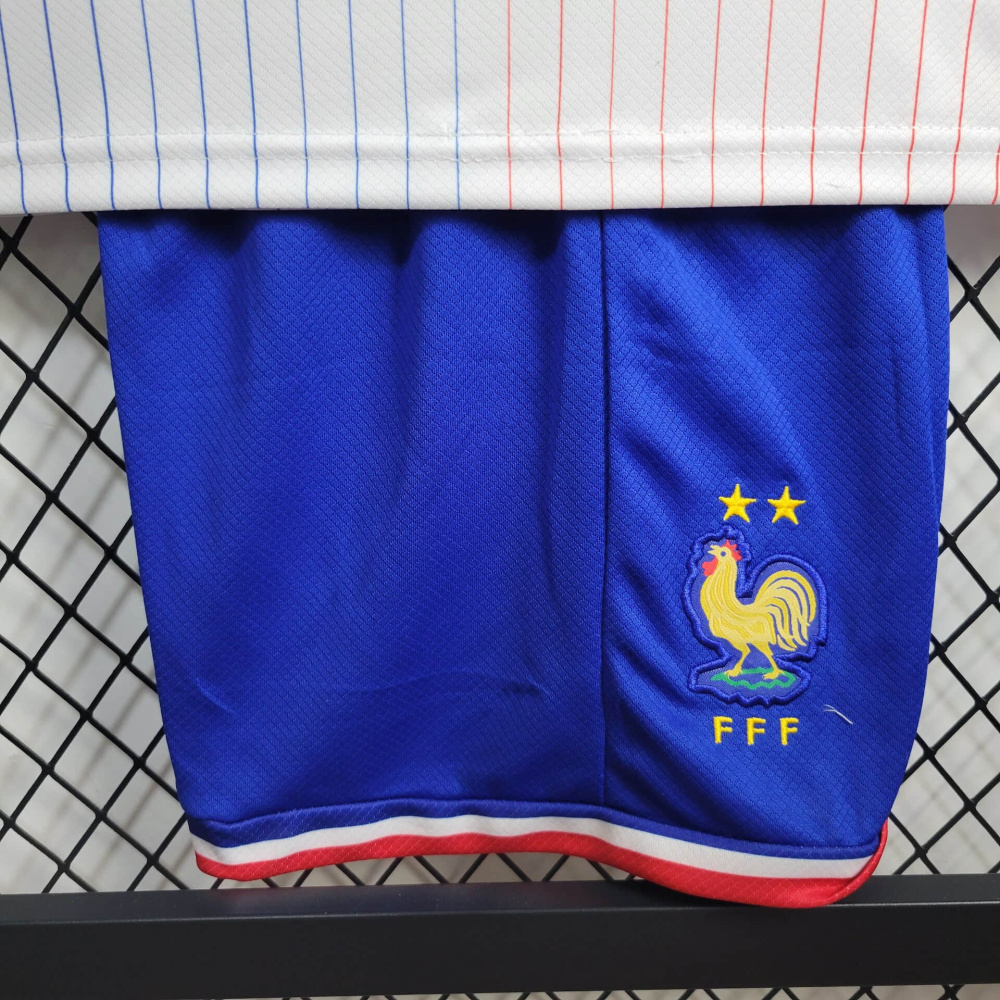 24/25 Kids France away