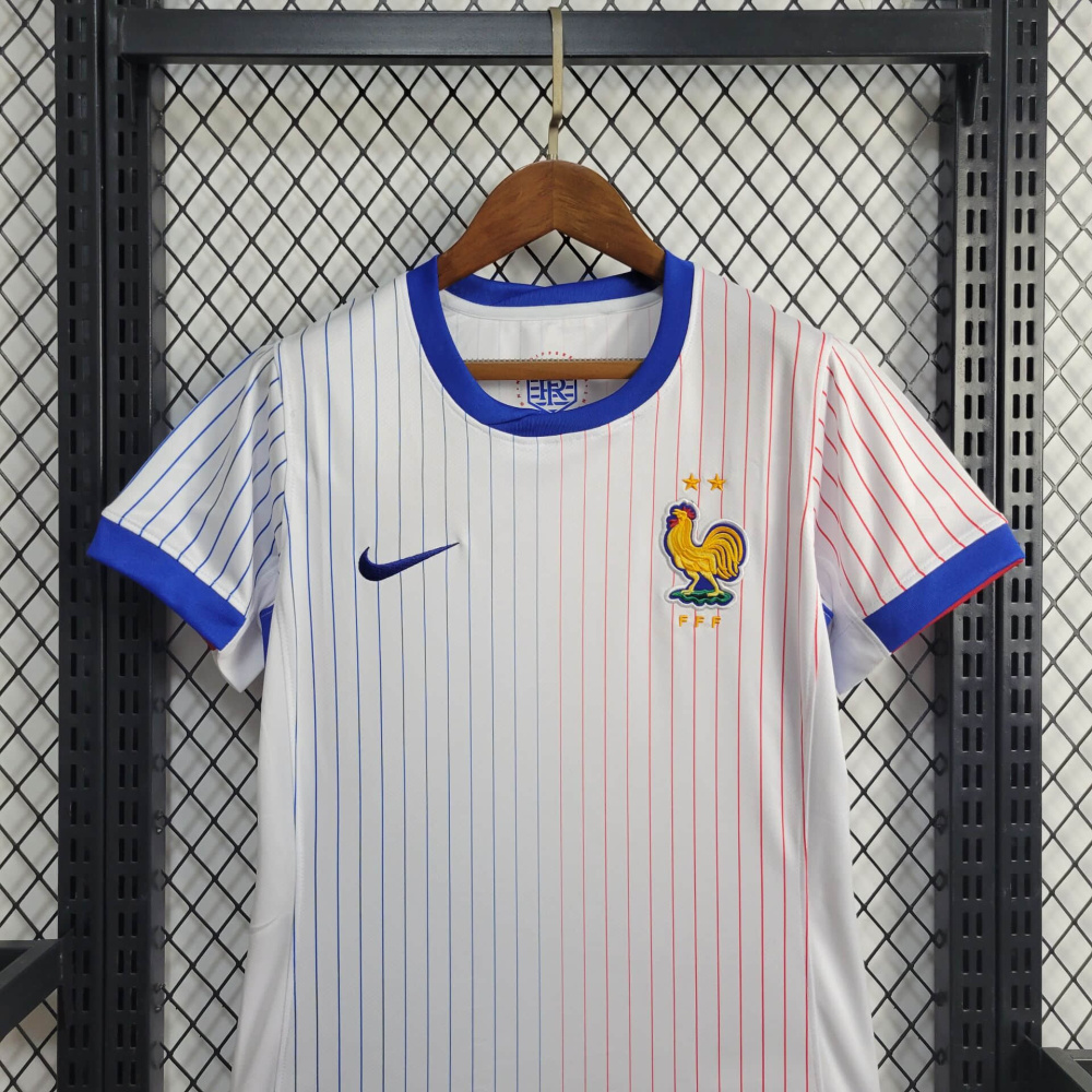 24/25 women France away