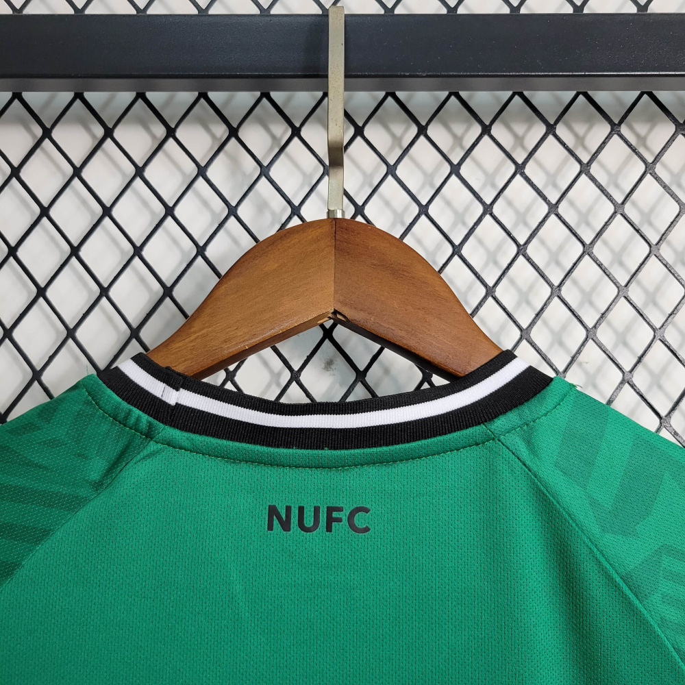 23/24 kids Newcastle United away size 16-28