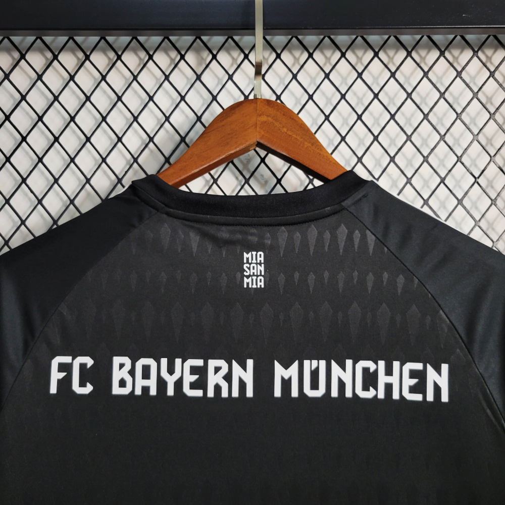 23/24 Bayern Munchen goalkeeper size S-XXL