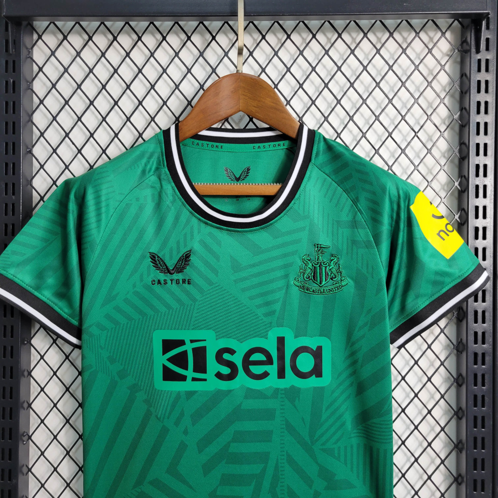 23/24 kids Newcastle United away size 16-28