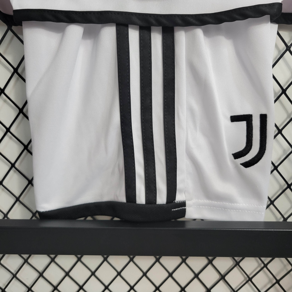 23/24 kids Juventus away size 16-28