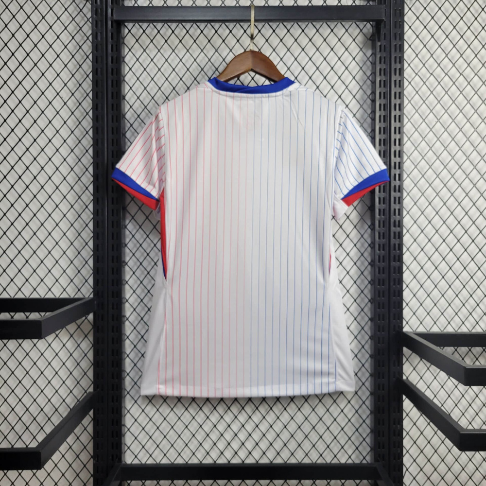 24/25 women France away