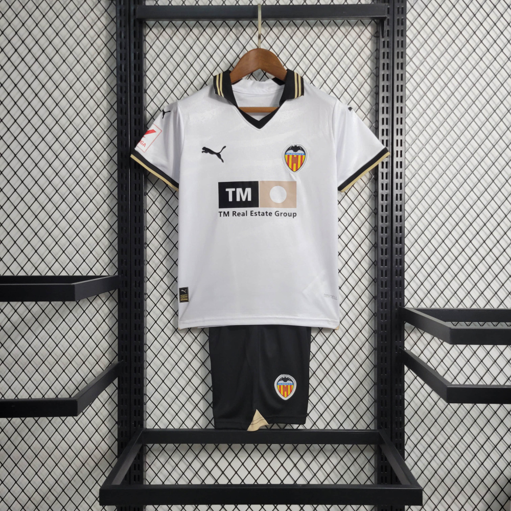 23/24 kids Valencia Home Size 16-28