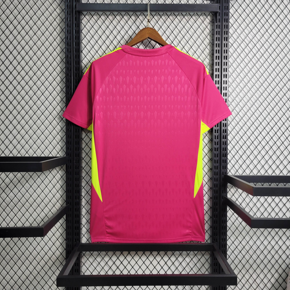 23/24 Real Madrid goalkeeper pink size S-XXL