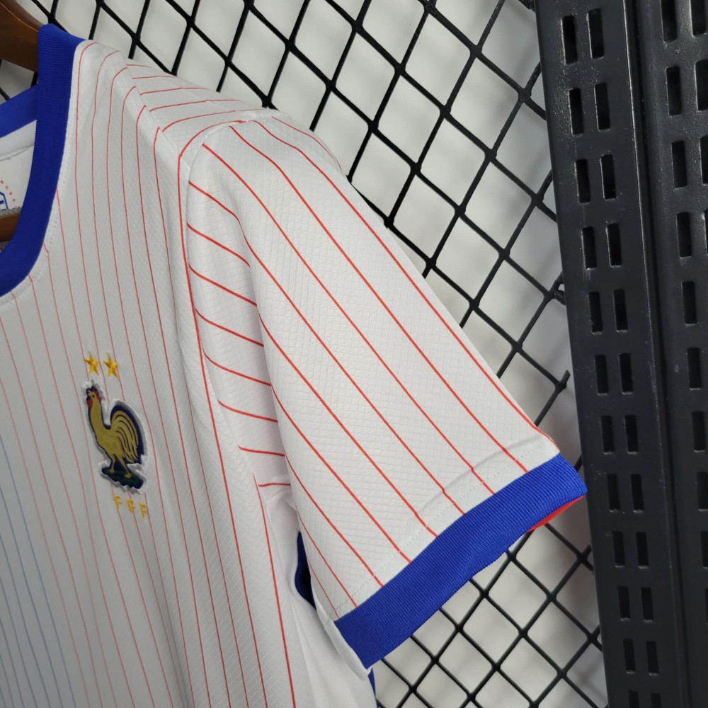 24/25 Kids France away