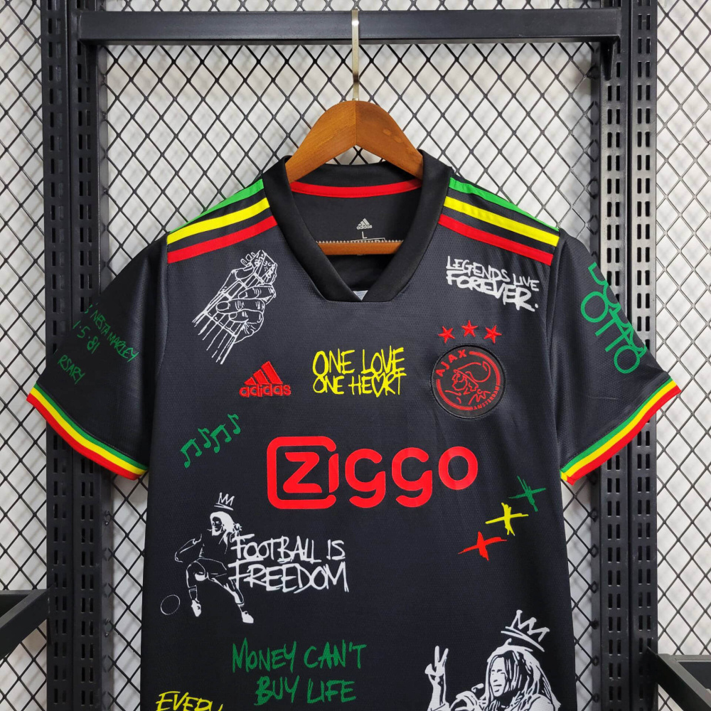 22/23 Ajax