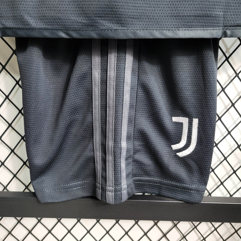 23/24  kids Juventus 2 away game size 16-28