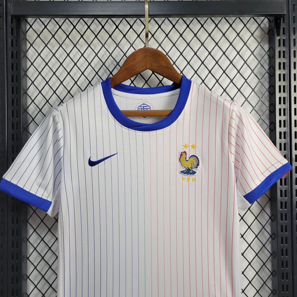 24/25 Kids France away