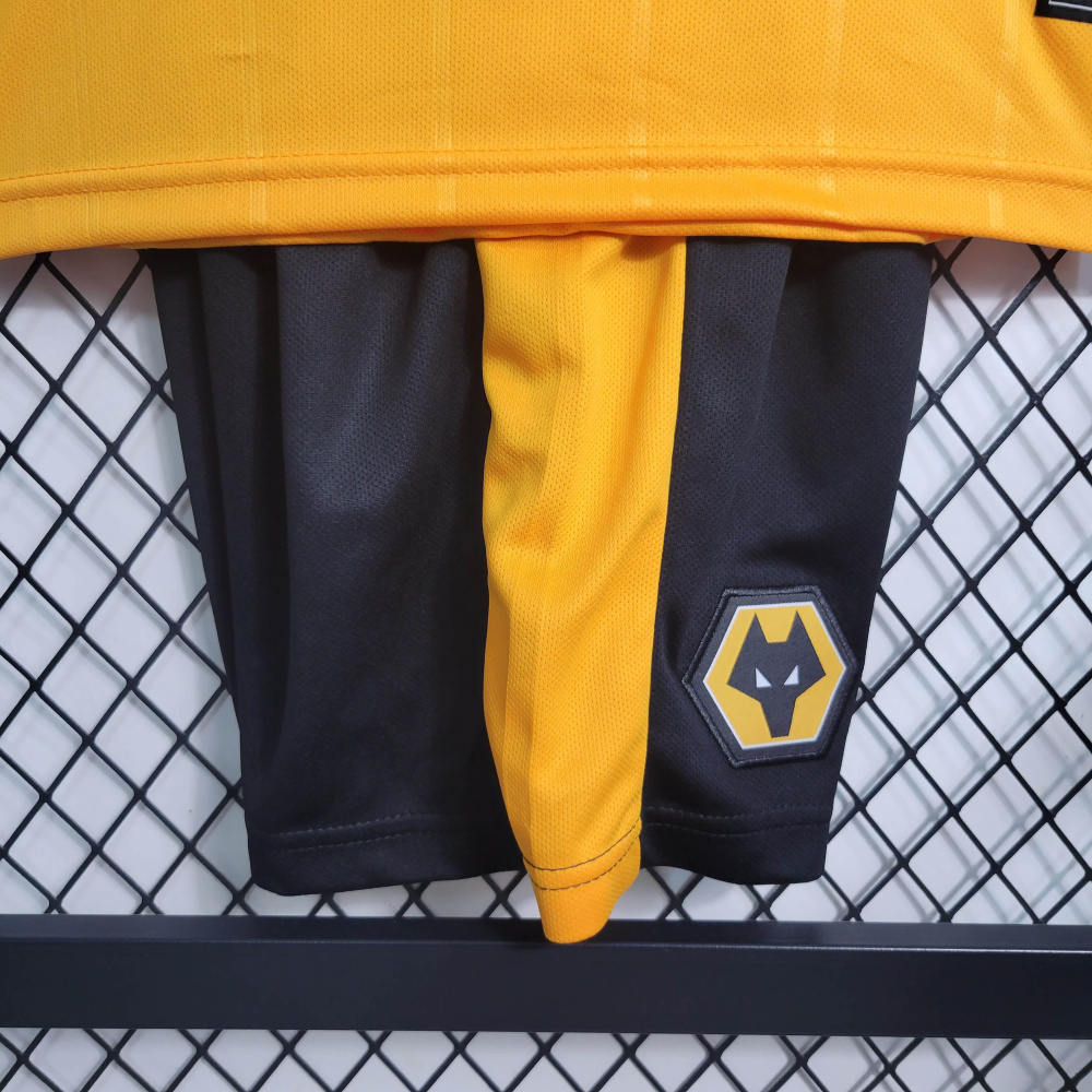 23/24 kids  Wolverhampton Wanderers