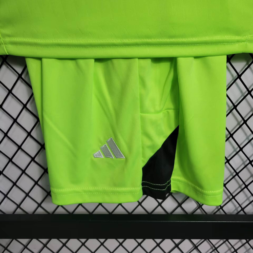 23/24 KIDS Real Madrid Green Goalkeeper Size 16-28