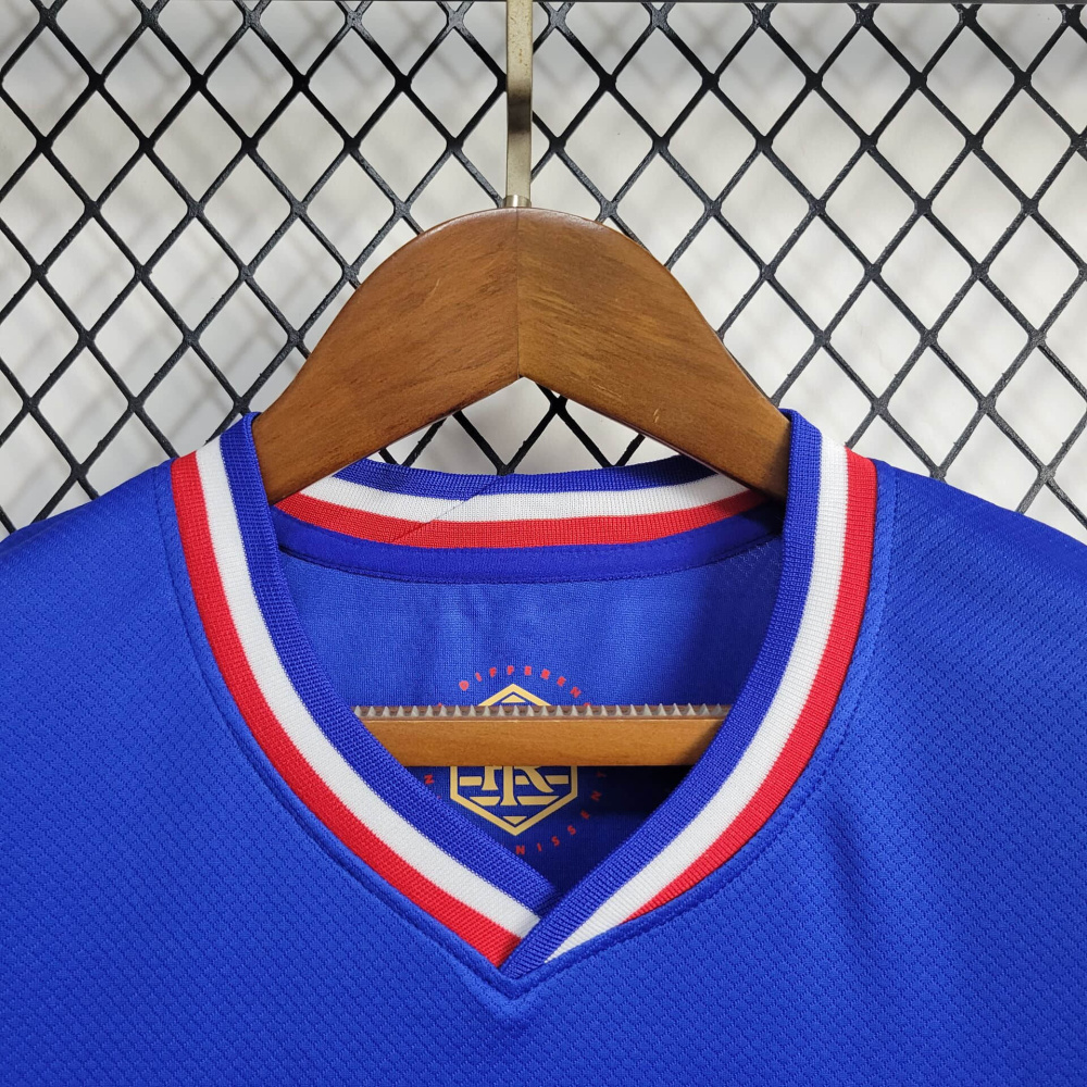 24/25 women  France Home