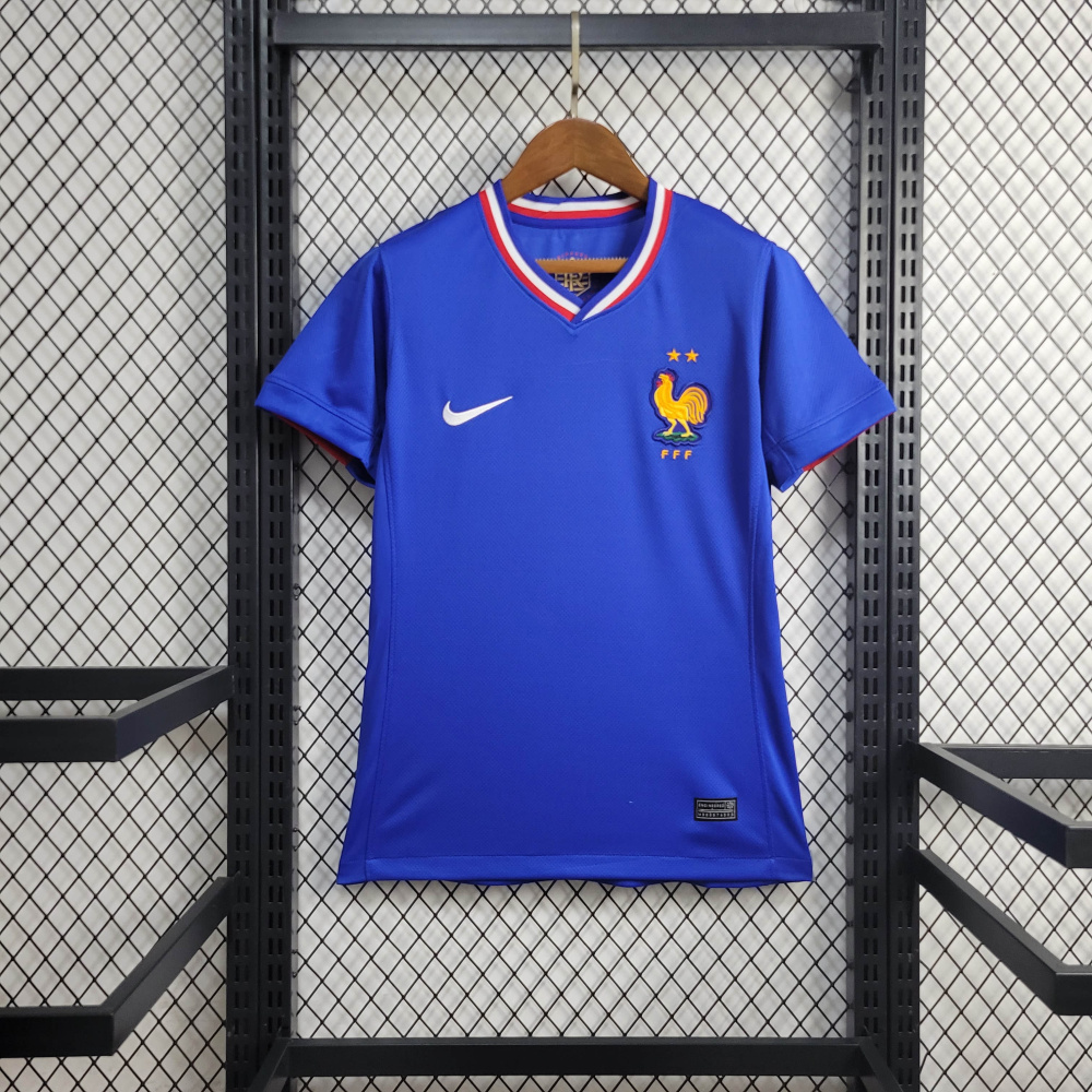 24/25 women  France Home