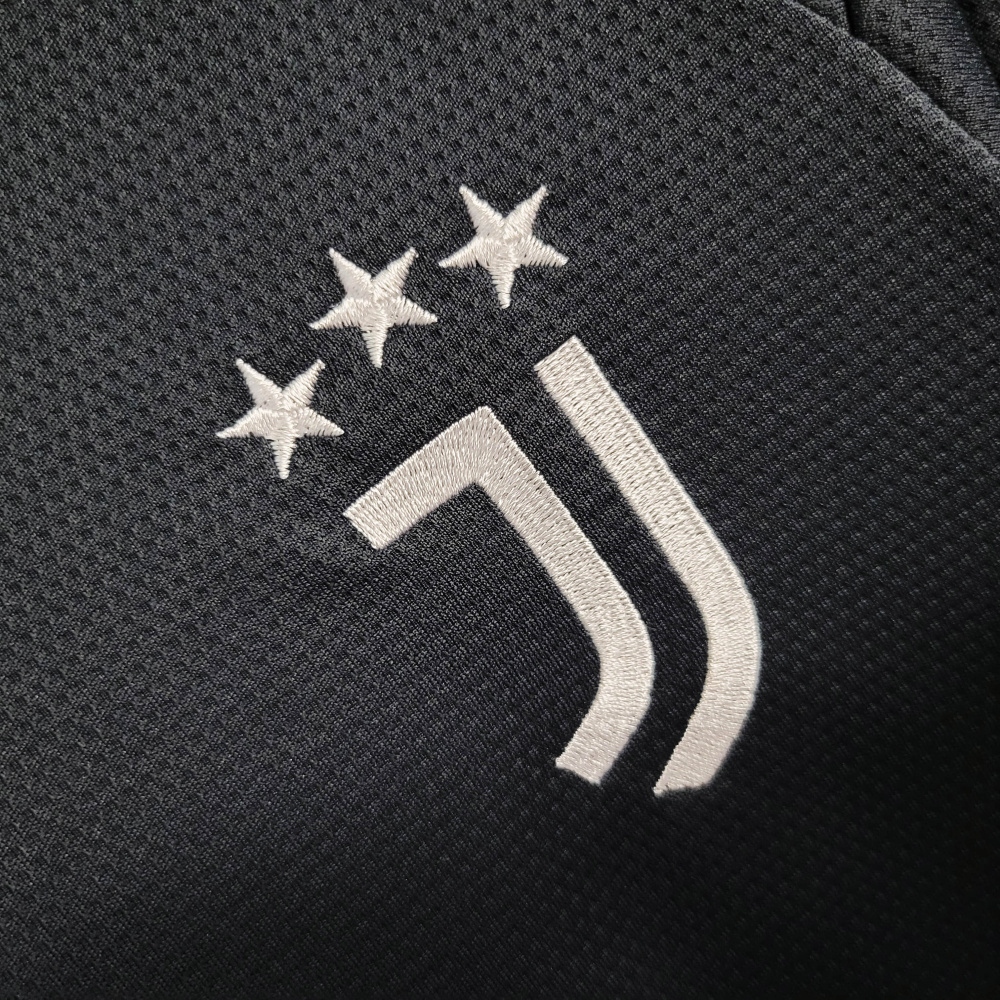 23/24  kids Juventus 2 away game size 16-28