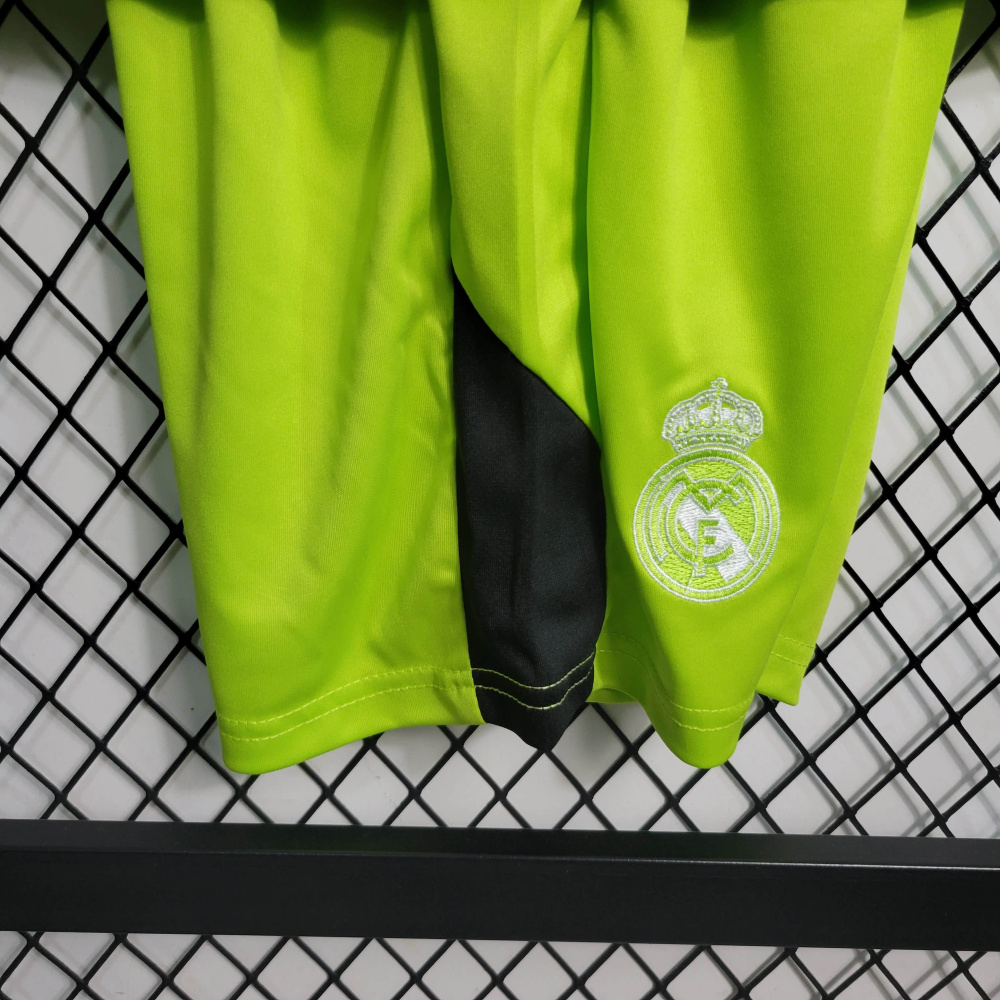 23/24 kids Real Madrid Green Goalkeeper Size 16-28