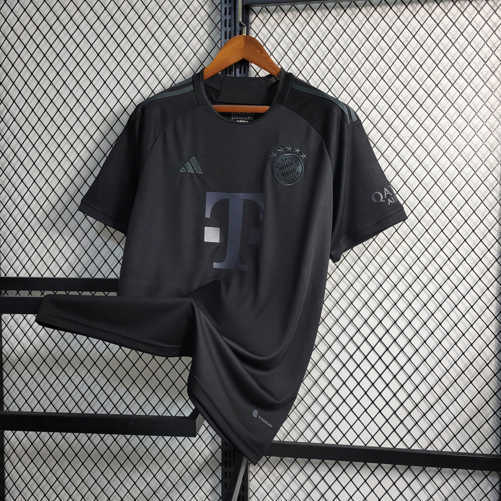 23/24 Bayern Munchen Black Special Edition Size S-XXL