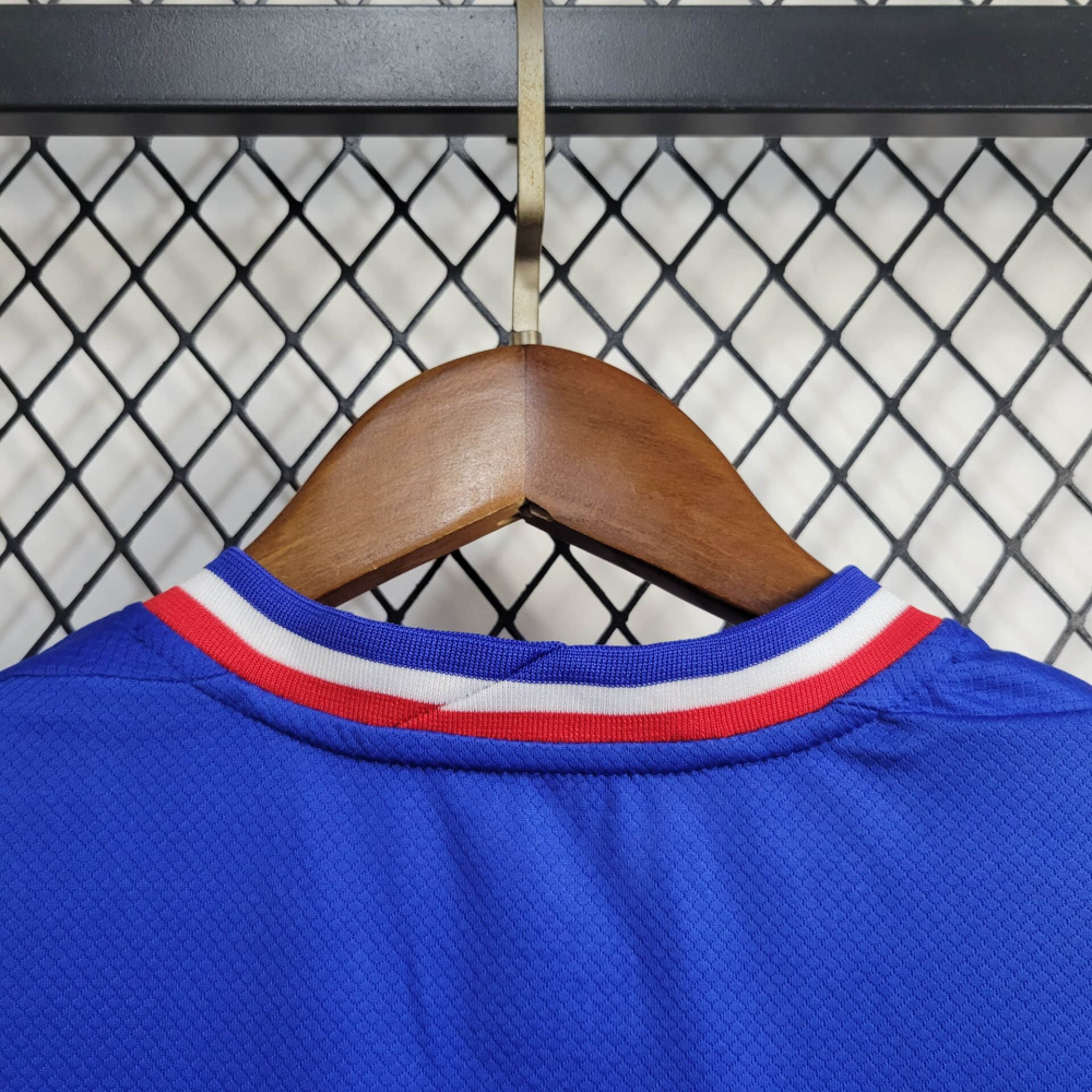24/25 women  France Home