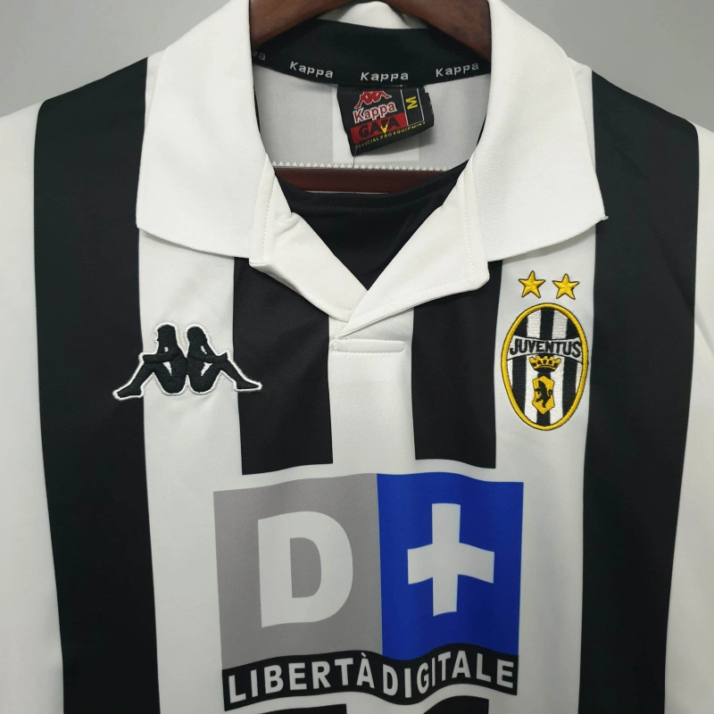 Retro  1999/2000  Juventus home