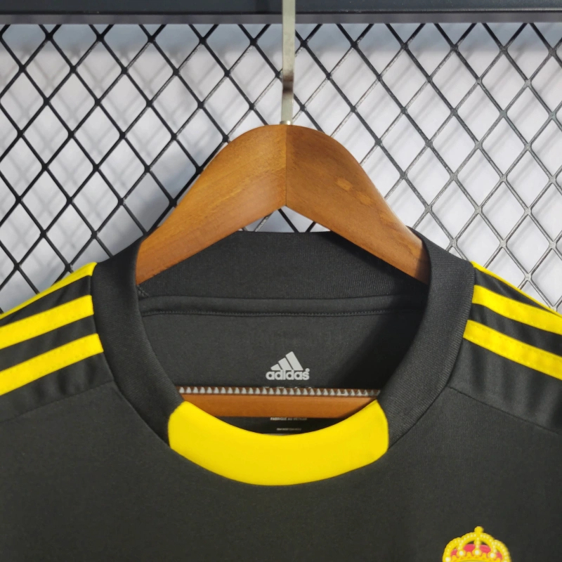 Retro 2011/12 Real Madrid Yellow Goalkeeper Size S-XXL