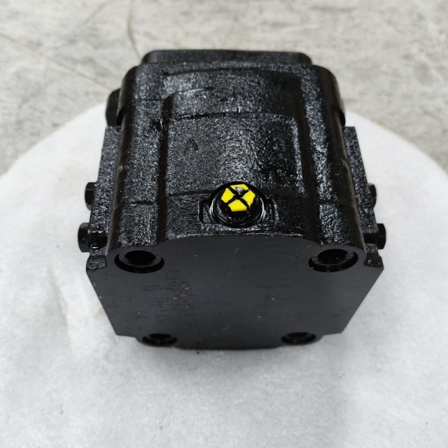 Excavator Hydraulic Fan Pump  Piston Pump part number KM30.34L3 Suitable for  Model LG600/LG500 Excavator,Jiangsu Taiming Hydraulic Technology Co., Ltd.  ,Excavator Hydraulic Fan Pump  Piston Pump part number KM30.34L3 Suitable for  Model LG600/LG500 Excavator