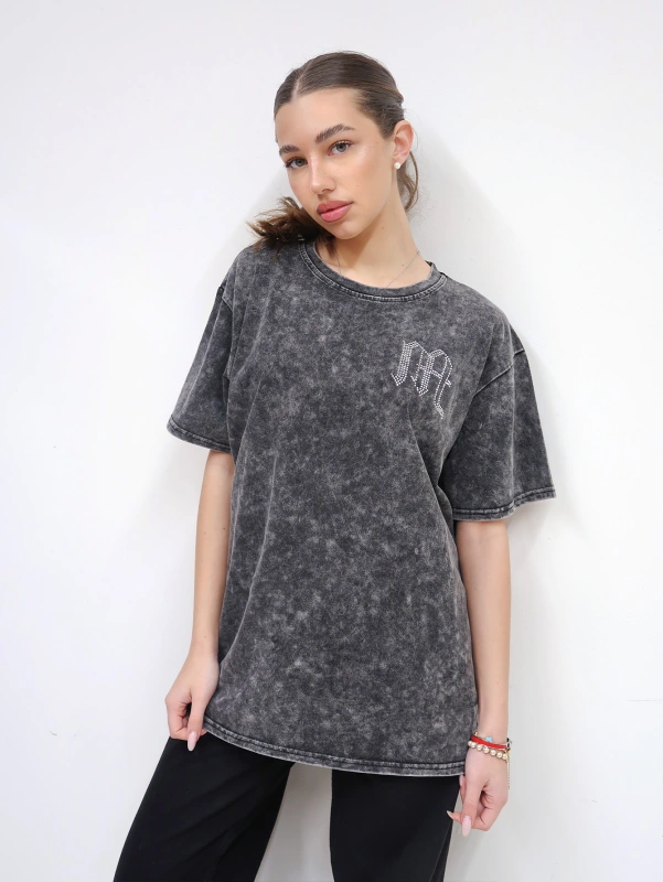 T-shirt casual estiva oversize a spalla cadente con stampa a lettere.